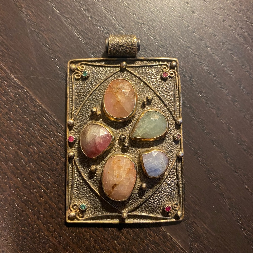 Bora Pendant w/ Raw Gems